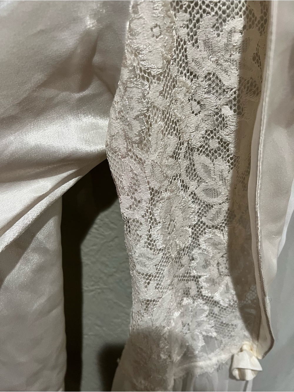Ivory Satin & Chiffon Long Open Robe with Lace Trim Vintage Victoria Secret - Picture 3 of 8